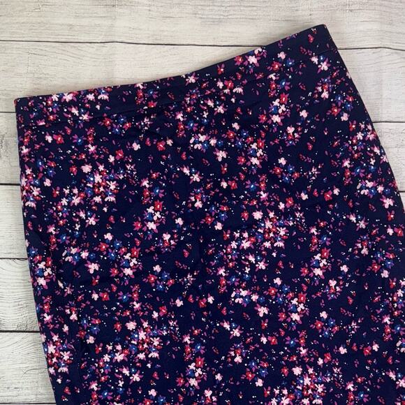 J. Crew Navy Floral Printed Pencil Skirt with Stretch  Size 8 - Picture 4 of 8
